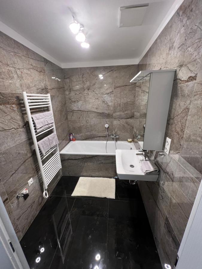 Soukromy Byt 2+Kk S Balkonem A Parkovanim ซนอยโม ภายนอก รูปภาพ